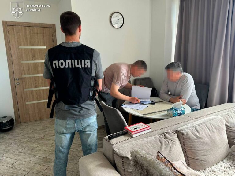 Виїзд під виглядом музикантів: колишнього керівника Мінкульту підозрюють у гучній схемі
