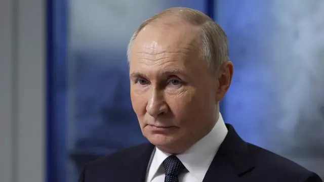 Летить у прірву: Українські удари підривають економіку РФ, у Путіна проблеми не лише з пальним, - Politico