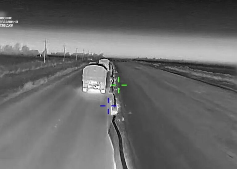 Палає все: ГУР показало нові кадри роботи Примар