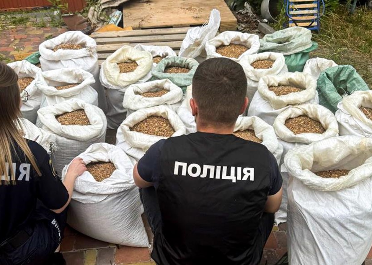 На Рівненщині викрили підпільний цех: вилучили бурштину на мільйони