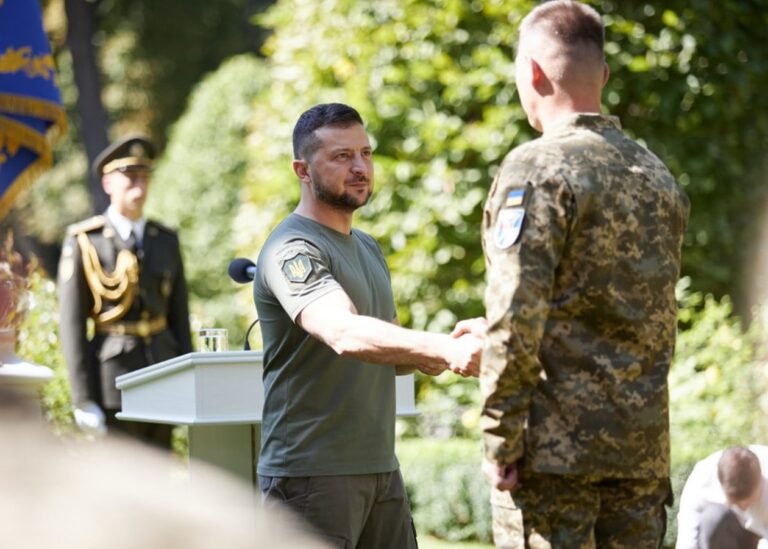 Зеленський вручив держнагороди, 172 – посмертно