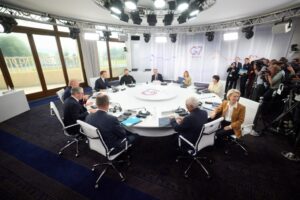 34 зустрічі, лист Путіну і мільярди на зброю: в ОП підбили дипломатичний червень Зеленського