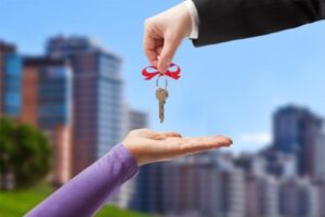 Продати квартиру з боргами стане складніше? В  Україні змінюють правила оформлення нерухомості