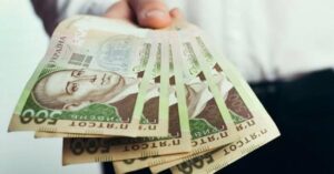 Частка у 70% від зарплати: Ось кому ПФУ нарахує підвищену пенсію