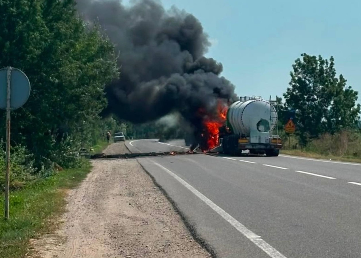 Росіяни вбили двох людей у вантажівці на Одещині