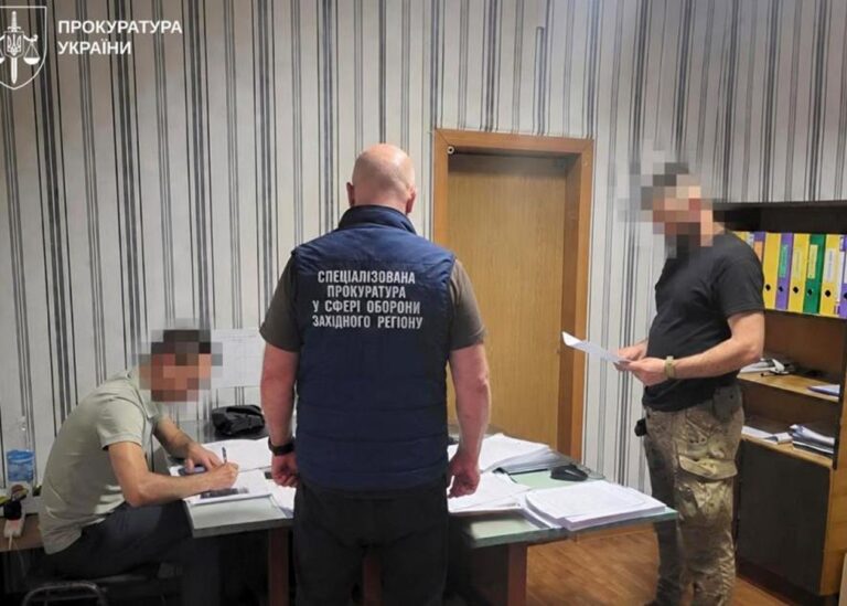 На Львівщині командир підписав "бойові" на 16 млн грн