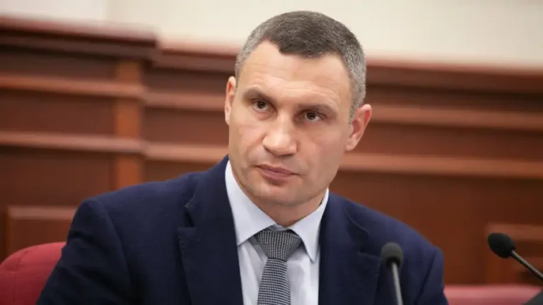 У Києві хочуть змінити правила під час тривог: метро через Дніпро, відкриті мости й послаблення комендантської години