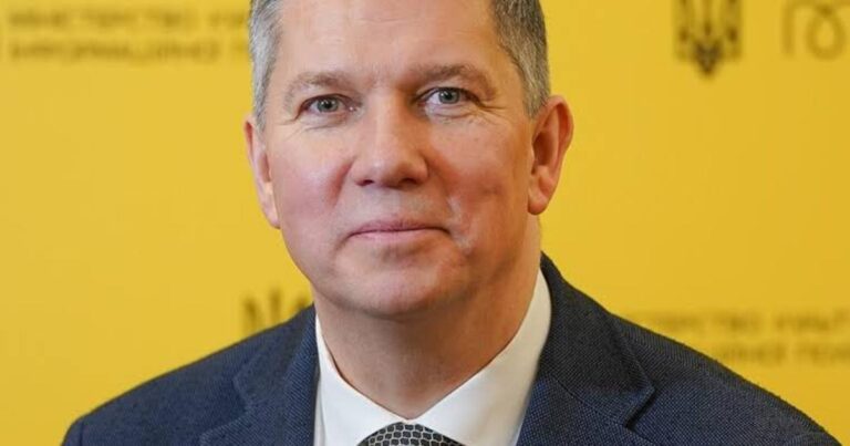 Ростислав Карандєєв: від поруки за розшукувану аферистку до виїзду ухилянтів під виглядом артистів