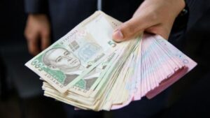 В Україні можуть скасувати фінансові операції до 5000 грн без ідентифікації: Що зміниться для українців