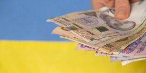 Зарплата залежить від області: За одну професію українцям платять на 70 тис. більше