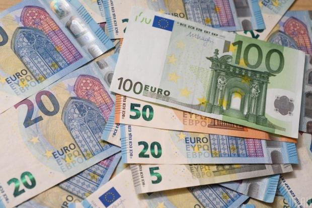 Поїздка до Києва коштувала британському політику банківського рахунку - причиною назвали "санкції"