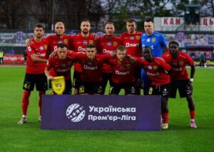 Буковина та Зоря розписали напружену нічию