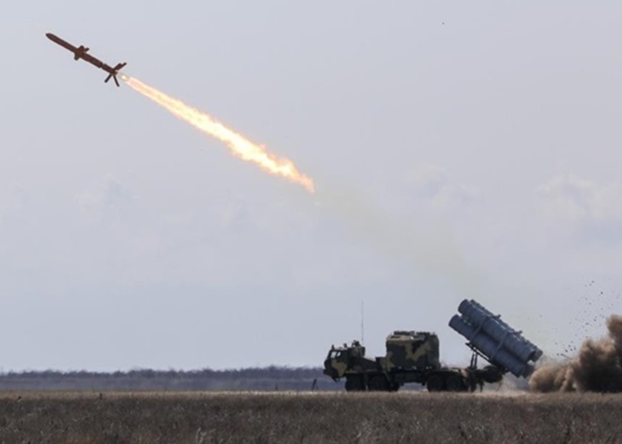 Ракети Нептун уразили стратегічний завод у Азові