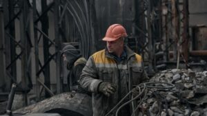 Росія тричі за кілька днів ударила по енергетиці ДТЕК: 30 тисяч родин досі без світла