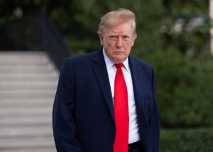 Трамп "не знає", хто обмежив Starshield для ЗСУ