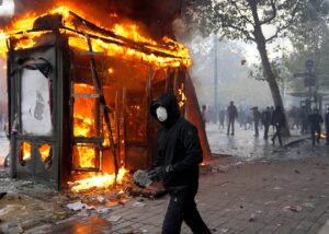 Європу накрила хвиля антиурядових протестів